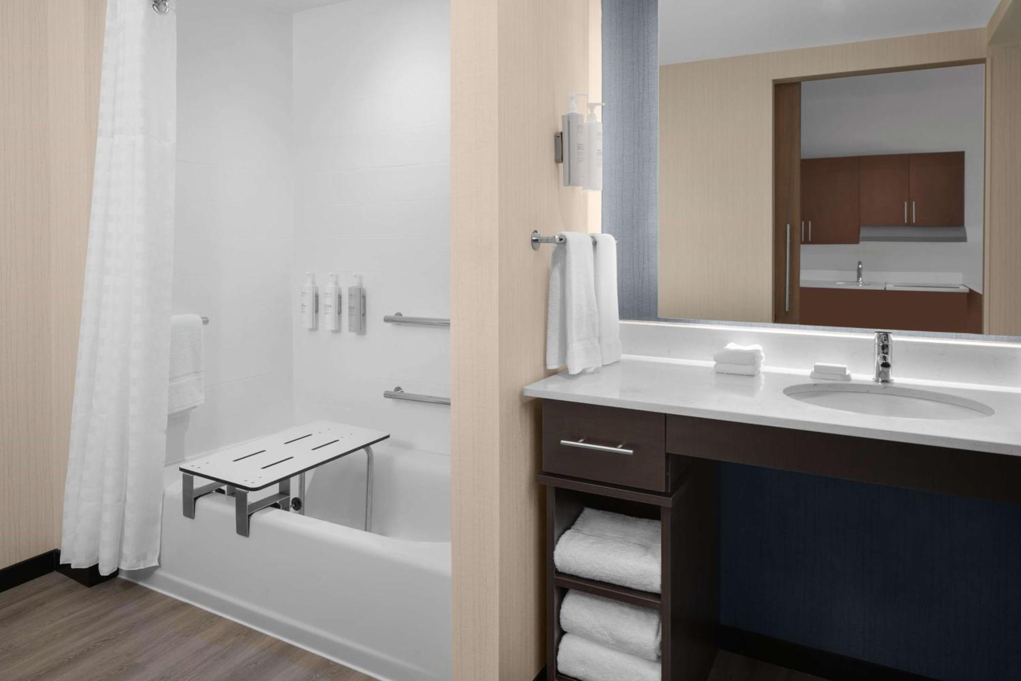 Homewood Suites By Hilton Charlotte Uptown First Ward Extérieur photo