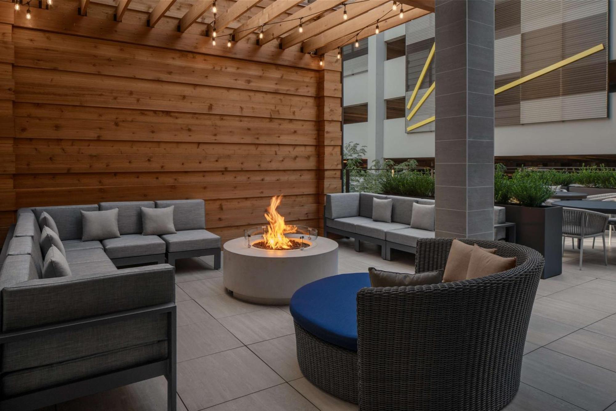 Homewood Suites By Hilton Charlotte Uptown First Ward Extérieur photo